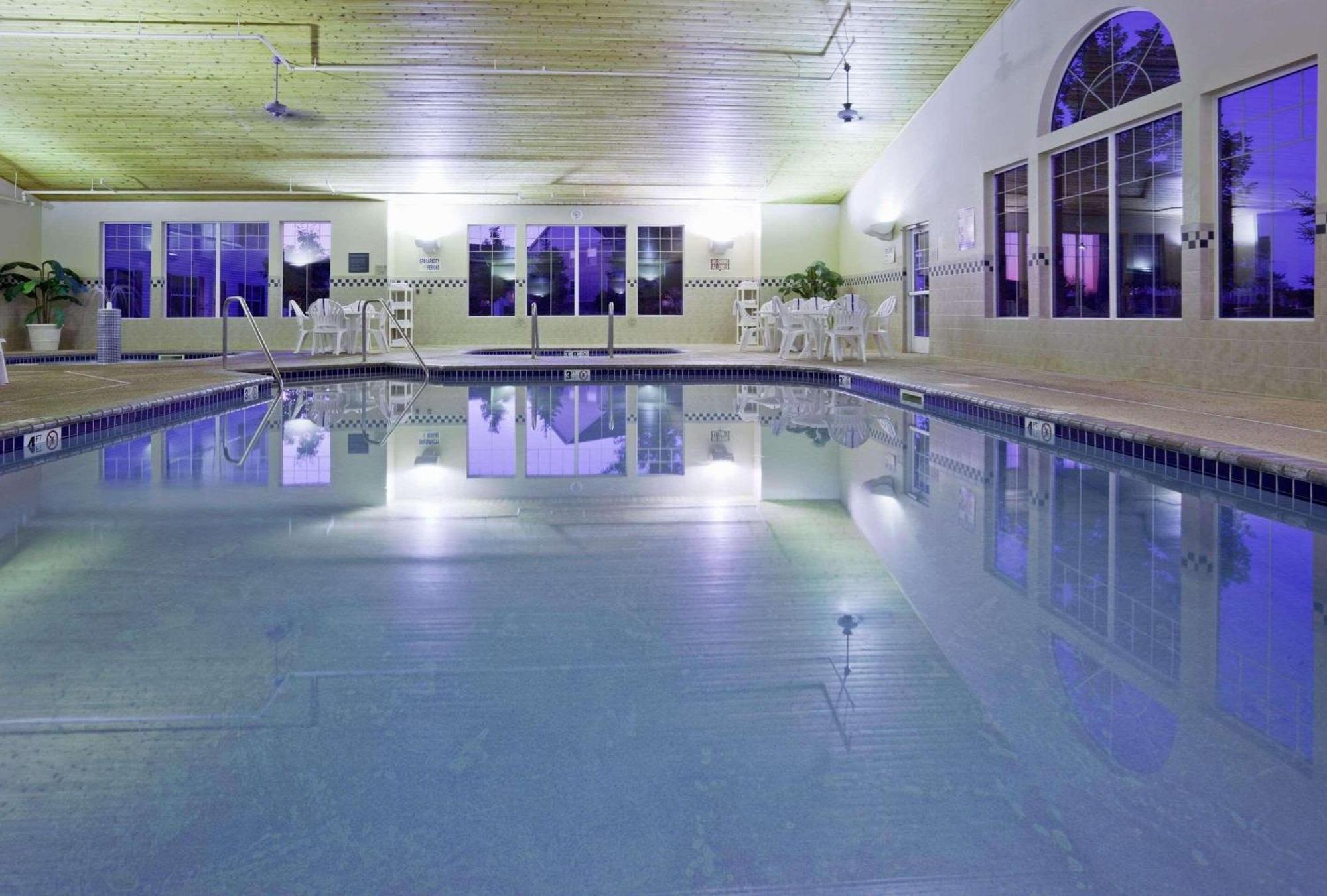 Country Inn & Suites By Radisson Albertville Near Outlet Mall Eksteriør billede